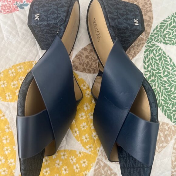 MICHAEL KORS SANDALS - Picture 7 of 8